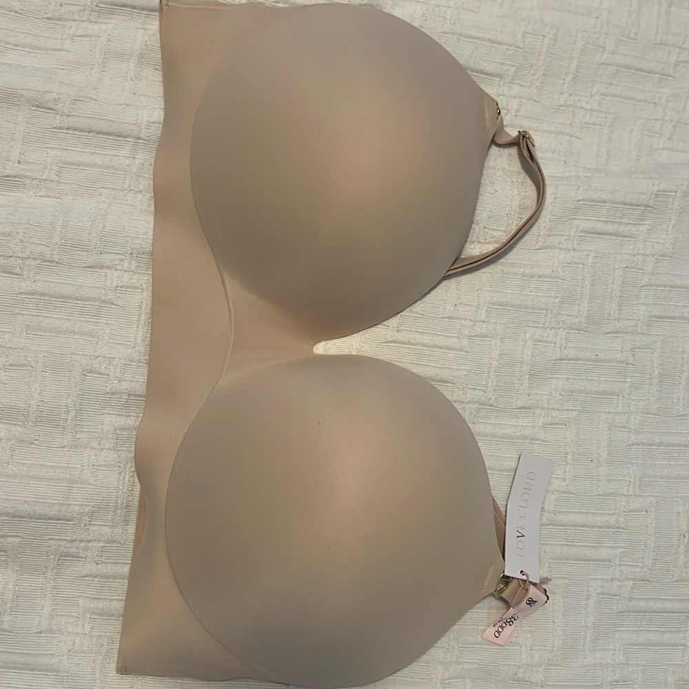 NWT Victoria’s Secret love cloud wireless bra 38DDD